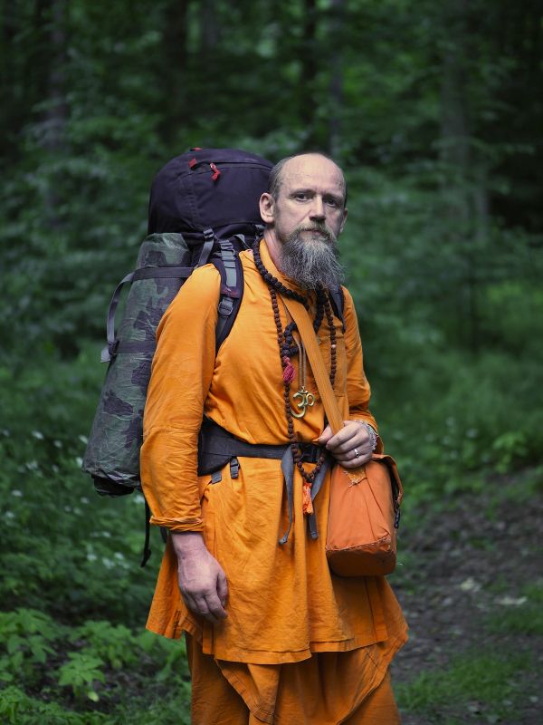 Swami Gyaneshwarpuri: výstup na poustevnu Lesslova hora nad Køtinami. Foto: Jiøí Wolf Dressler.