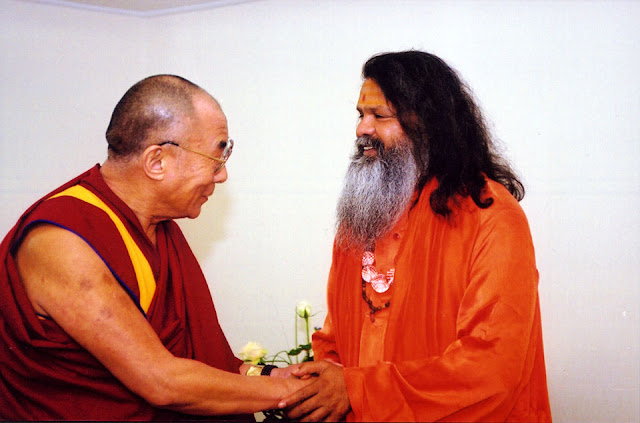 dalajl�ma a Sv�miji.